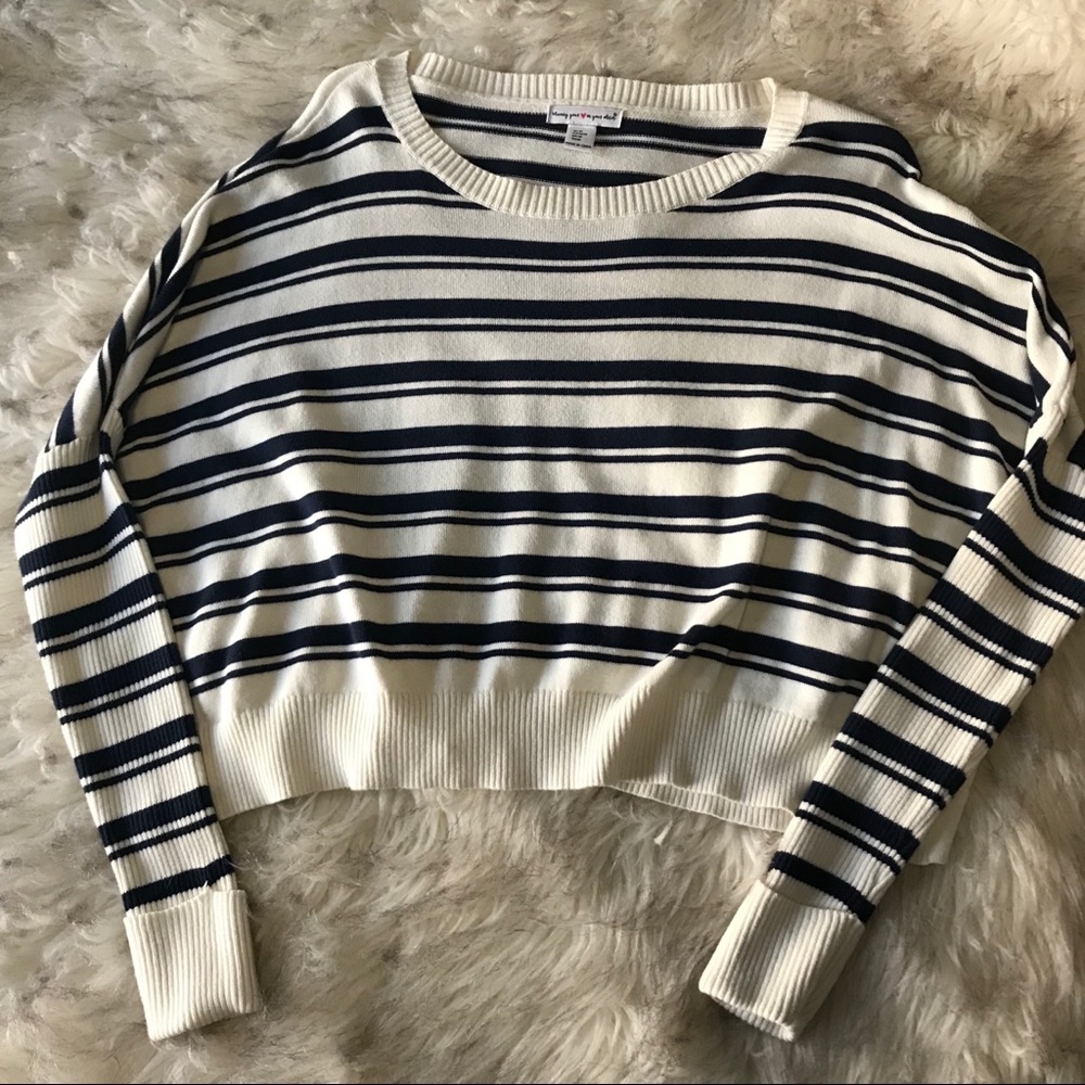 Cropped Sweater - Picture 5 of 5